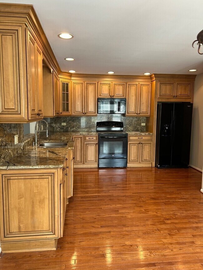 Foto del edificio - 1381 Laurel Oaks Dr