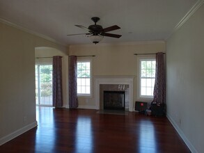 Building Photo - 602 Lynhurst Ave