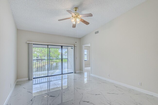 Foto del edificio - 601 Sabal Ridge Cir