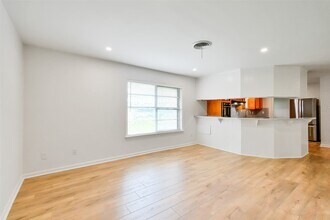 Building Photo - 3605 Longherridge Dr