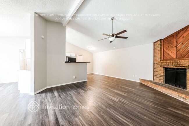 Foto del edificio - 1112 Sandalwood Ln