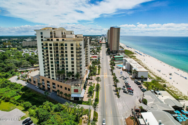 Foto del edificio - 15100 Front Beach Rd
