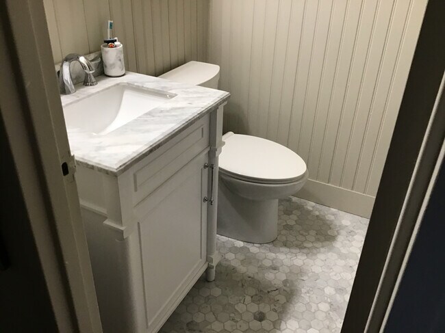 Bathroom - 1300 Queens Rd