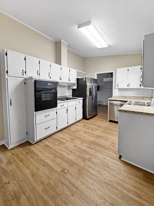 Photo - Newly Remodeled Home in the Heart of Gainesville – Available Now!