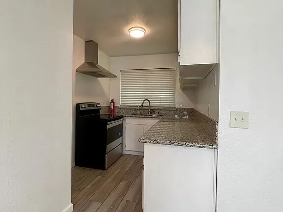 Foto del edificio - 6091 Wilkinson Street