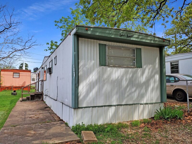 1227 Kawahee Ln, Denison, TX 75020 House for Rent in Denison, TX