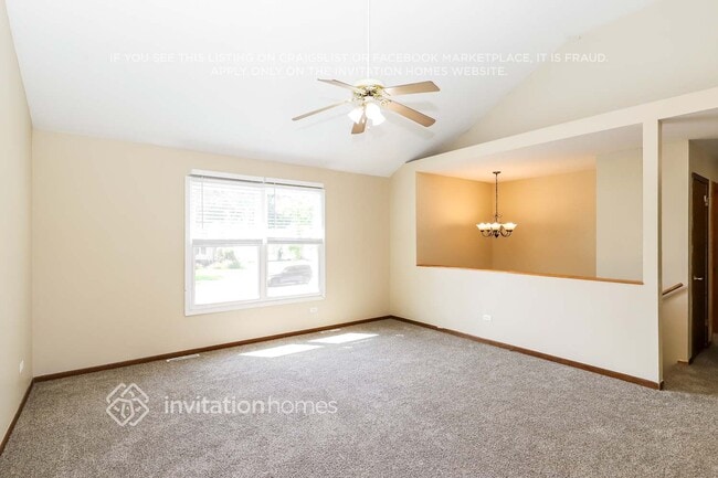 Building Photo - 833 N Elmwood Dr
