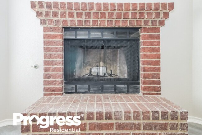 Building Photo - 4961 Briar Oaks Ln