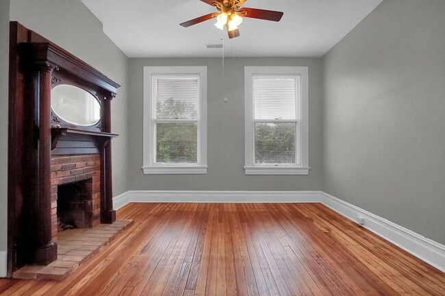 Building Photo - 2927 Magnolia Ave