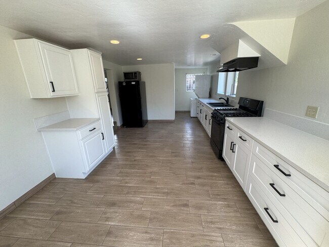 Foto del edificio - 3102 Fenelon St