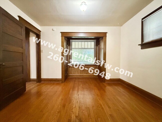 Foto del edificio - 919 Rivermet Ave