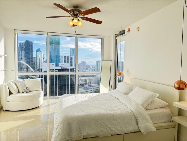 Foto del edificio - 1750 N Bayshore Dr