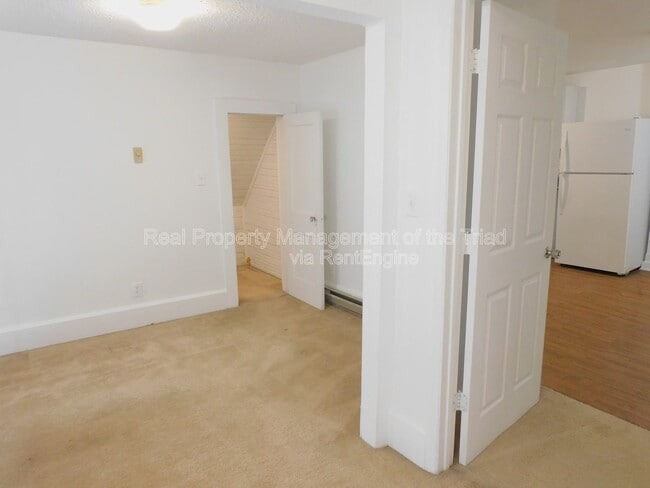 Building Photo - 810 Brent St SW