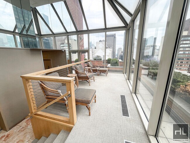 Building Photo - HIGH FLOOR studio