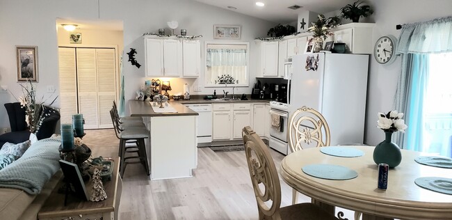 Building Photo - 307 Halyard Ct