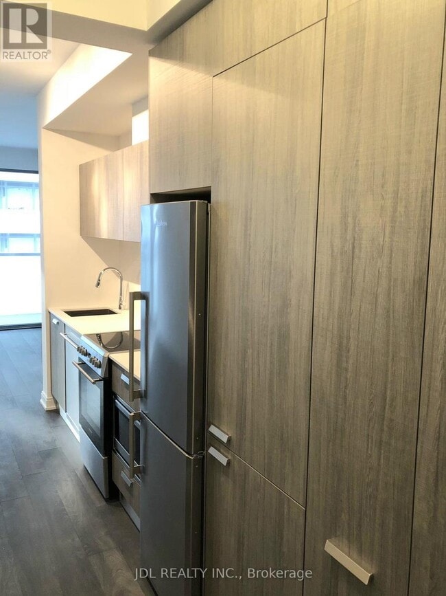 Photo du bâtiment - 50 Charles St E