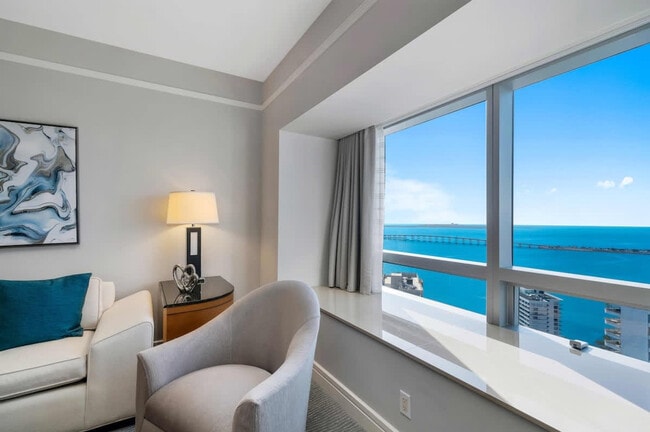 Building Photo - 1435 Brickell Ave
