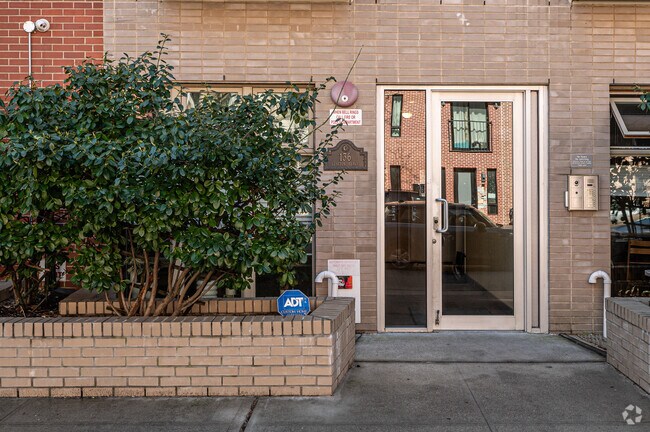 Building Entrance - 136 Clifton Pl