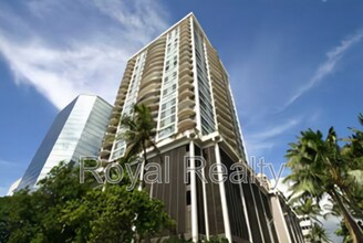 Building Photo - 225 Queen St