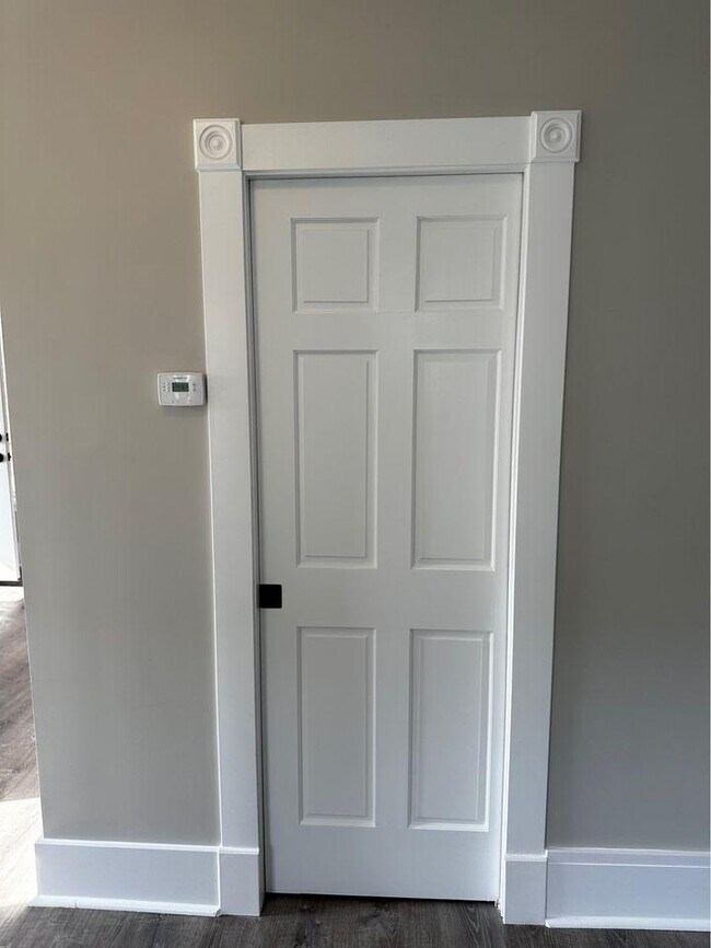 Foto del edificio - 152 Napoleon St