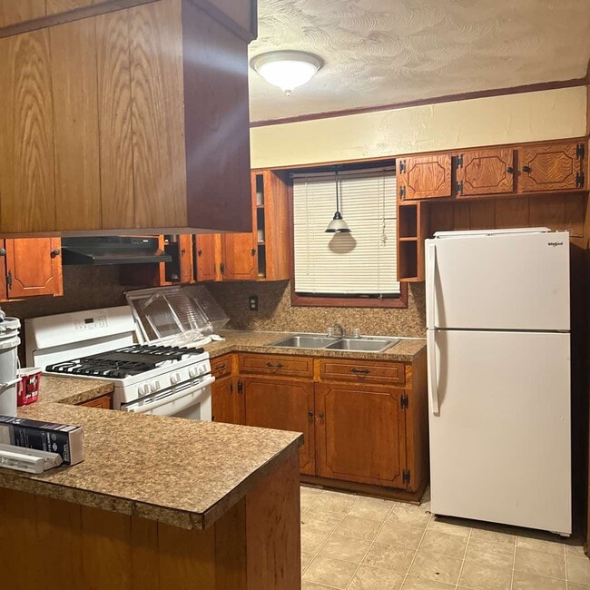 Building Photo - 302 Cartwright Dr