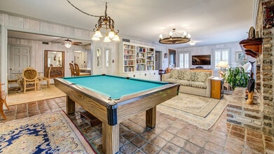 Building Photo - 237 Pioneer Loop