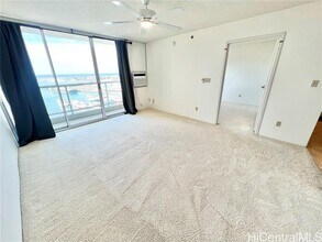 Building Photo - 215 N King St