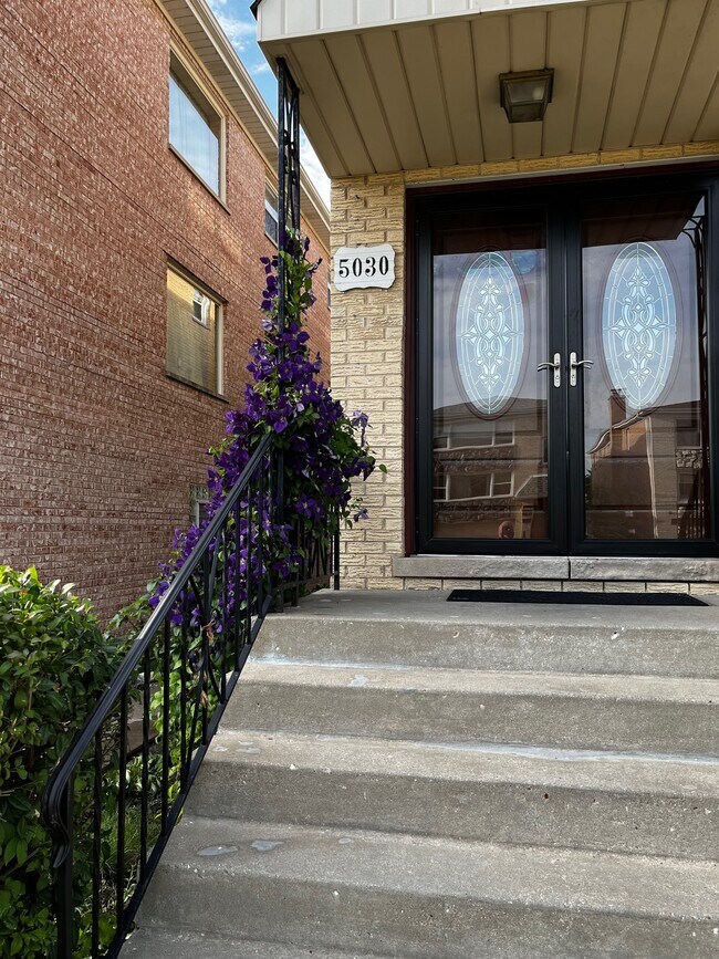 Foto del edificio - 5030 Carol St