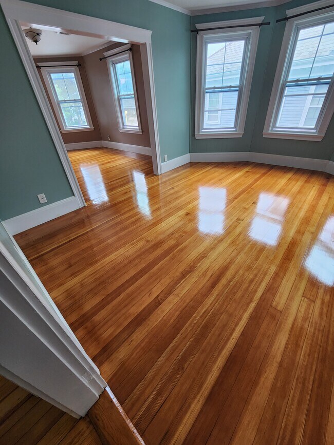 Dinning Room - 46 Broad St