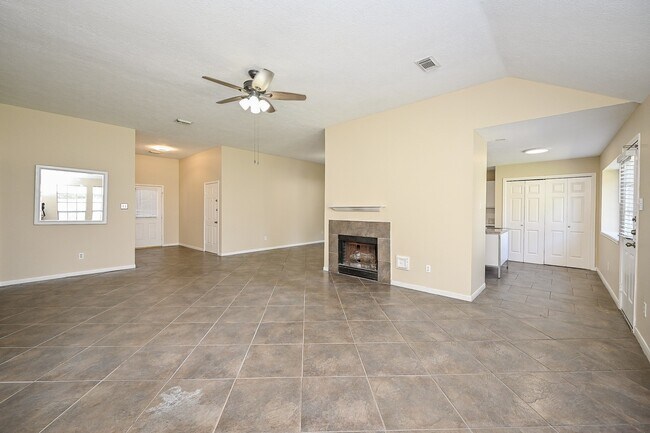 Building Photo - 22602 Willhanna Dr