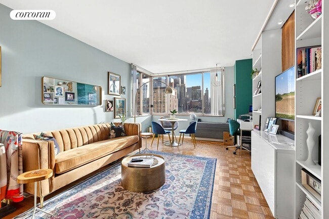 Building Photo - 350 W 50th St