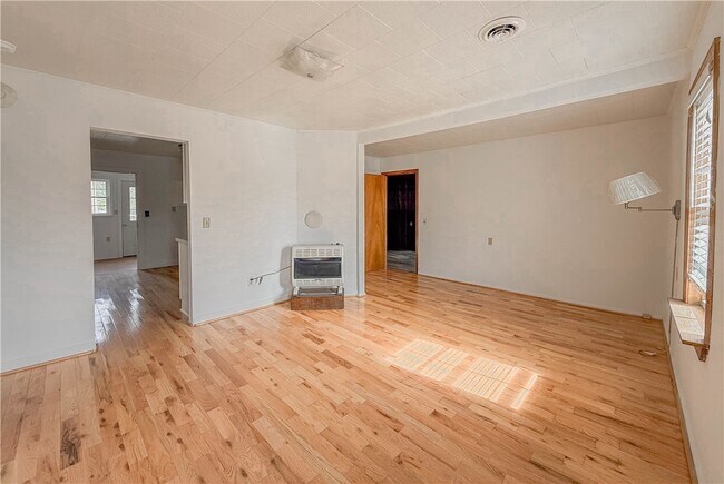 Foto del edificio - 937 E Main St