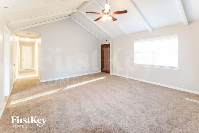Foto del edificio - 601 Carson Crest Cir