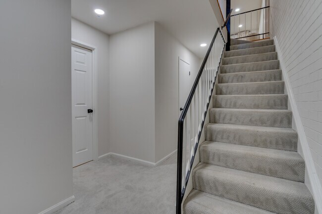 Foto del edificio - 7917 Schuyler Ct