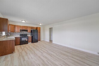 Building Photo - 5420 NE 22nd Terrace