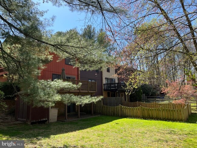Building Photo - 5 Briardale Ct