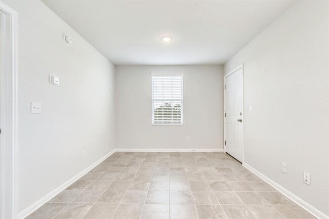 Building Photo - 1628 Arbor Knot Dr