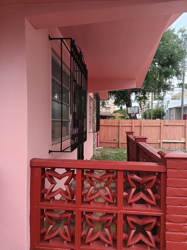 Side of Porch - 3148 SW 22nd Ter