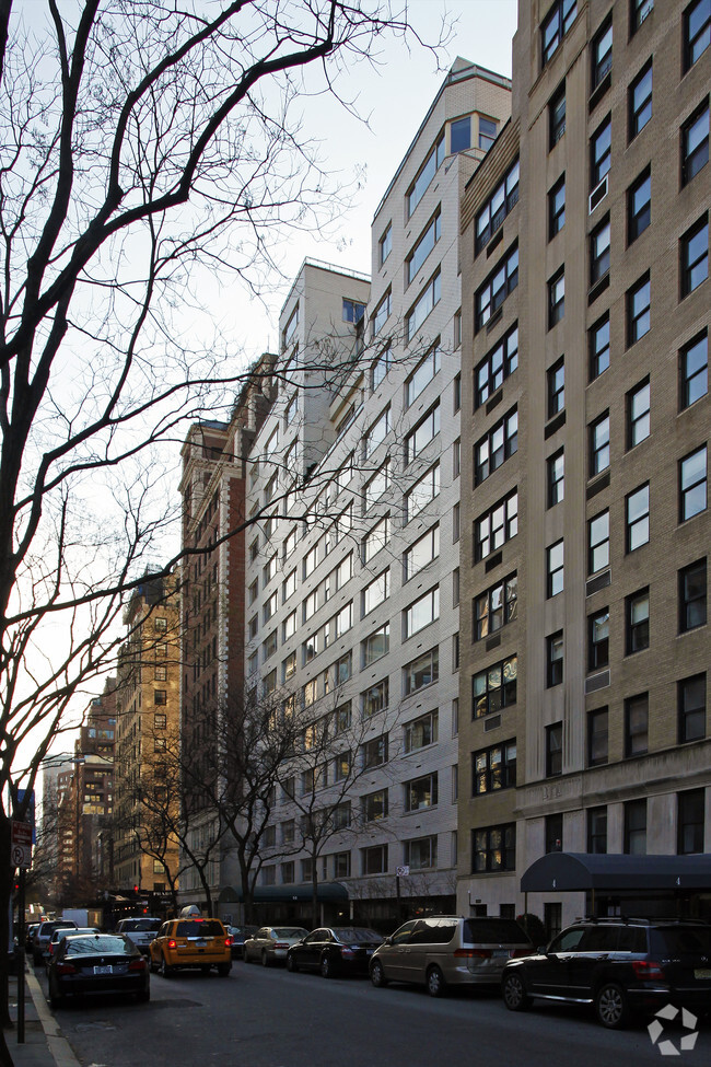 Foto del edificio - 10 E 70th St