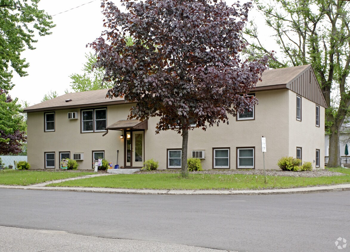 670 4th St, Newport, MN 55055 Apartments in Newport, MN