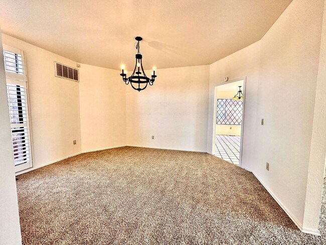 Building Photo - Spacious 4 Bed in Deer Creek