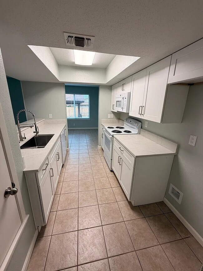 Foto del edificio - 13606 Dutch Myrtle