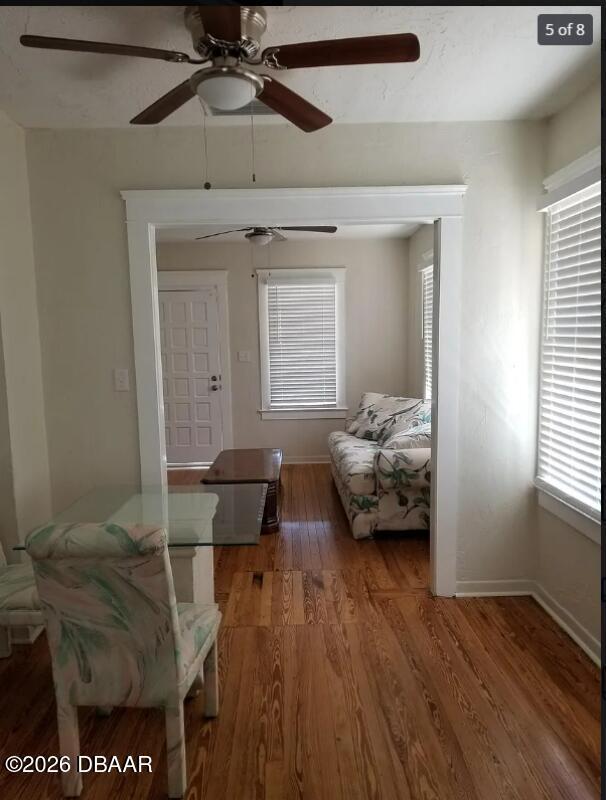 Foto del edificio - 221 N Oleander Ave