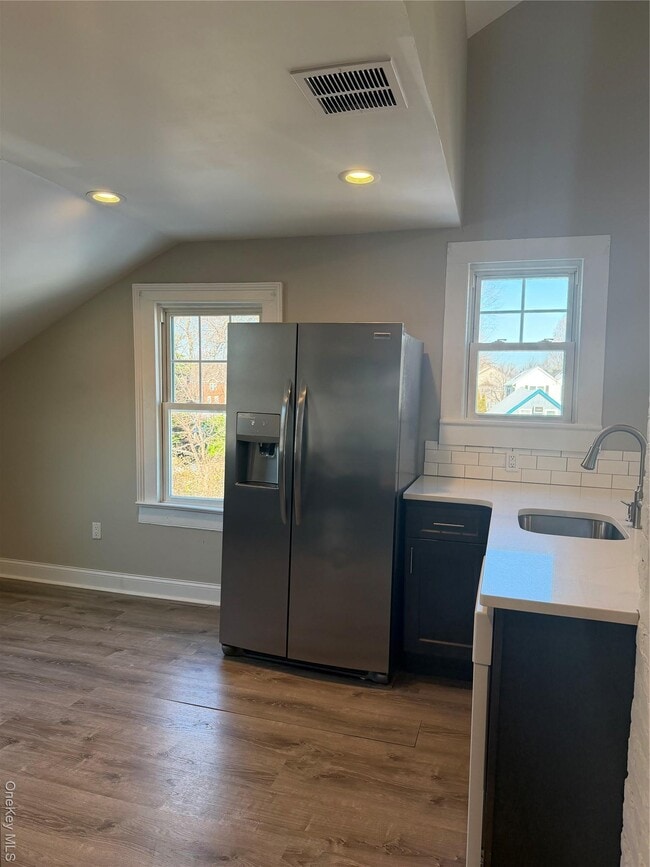 Building Photo - 43 James St