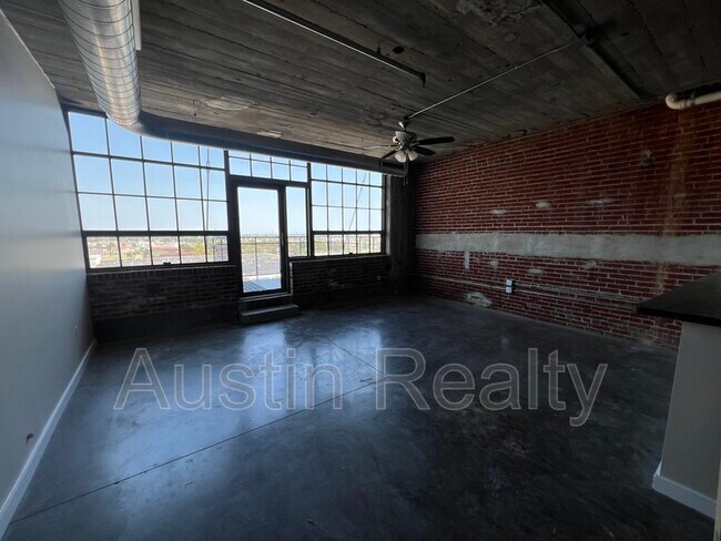 Building Photo - 1635 Washington Ave