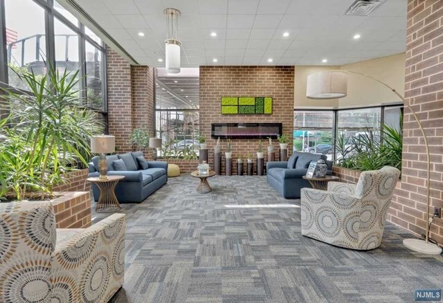 Foto del edificio - 770 Anderson Ave