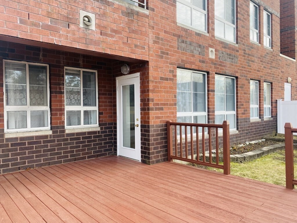 Primary Photo - 160 Burkhall St