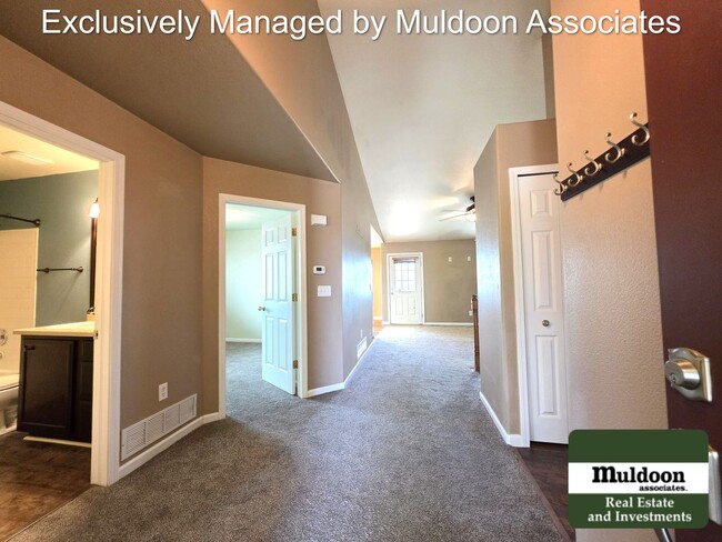 Building Photo - Spacious 5-Bedroom Ranch Home on Oversized Cul-de-Sac lot!