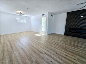 Building Photo - 1336 Darmak Dr