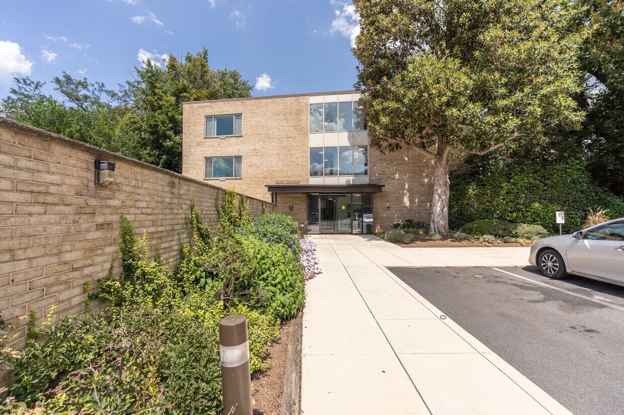 Primary Photo - 2755 Ordway St NW